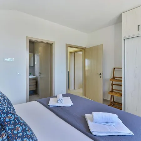 Romantic With Pool, And Whirpool, Sauna, Near Sandy - By Traveler Tourist Agency Krk Id 2379 Bedroom 3 Villa