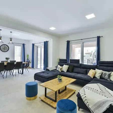 Romantic With Pool, And Whirpool, Sauna, Near Sandy - By Traveler Tourist Agency Krk Id 2379 Bedroom 3 * Privlaka (Zadar)