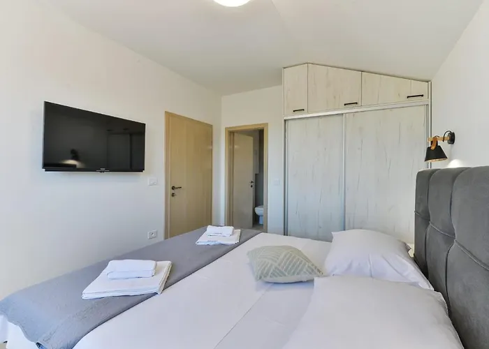 Romantic With Pool, And Whirpool, Sauna, Near Sandy - By Traveler Tourist Agency Krk Id 2379 Bedroom 3